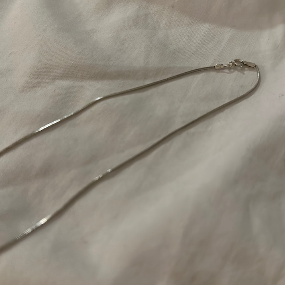 *๐ FREE WITH PURCHASE* Pearl pendant silver chain necklace - Picture 7 of 15